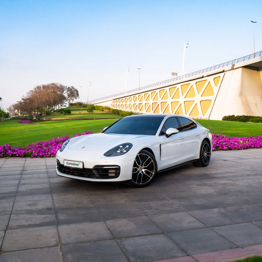 Porsche-Panamera-2023_18700_11815195122-1_18700__small